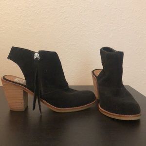 Dolce Vita black ankle suede booties sz 7